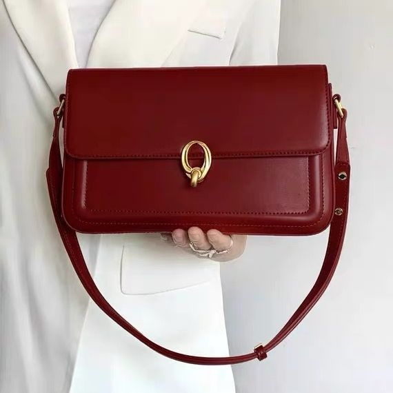 Vintage Charm Shoulder Bag